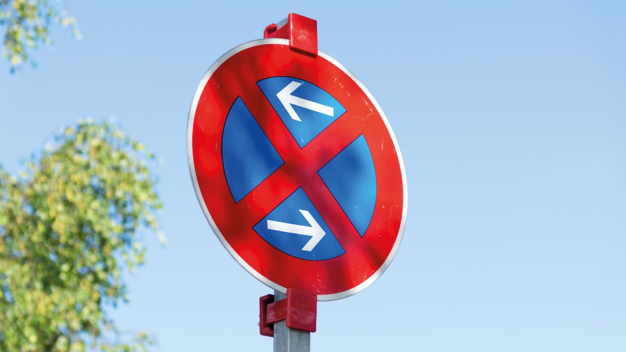 Ein Halteverbotszone Düsseldorf schützt vor unerlaubtem Parken während des Umzugs