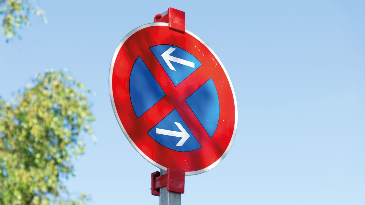 Ein Halteverbotszone Düsseldorf schützt vor unerlaubtem Parken während des Umzugs
